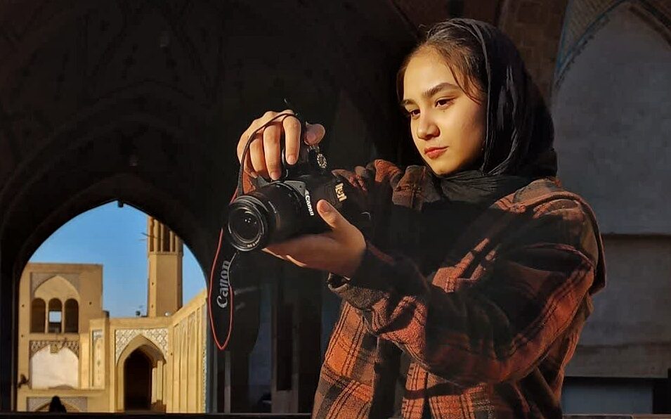 سارا اکبری